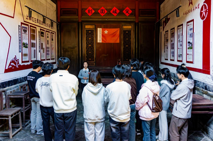 江西理工大学赴上犹县平富乡开展多元文化探寻活动 江西理工大学赴上犹县平富乡开展多元文化探寻活动